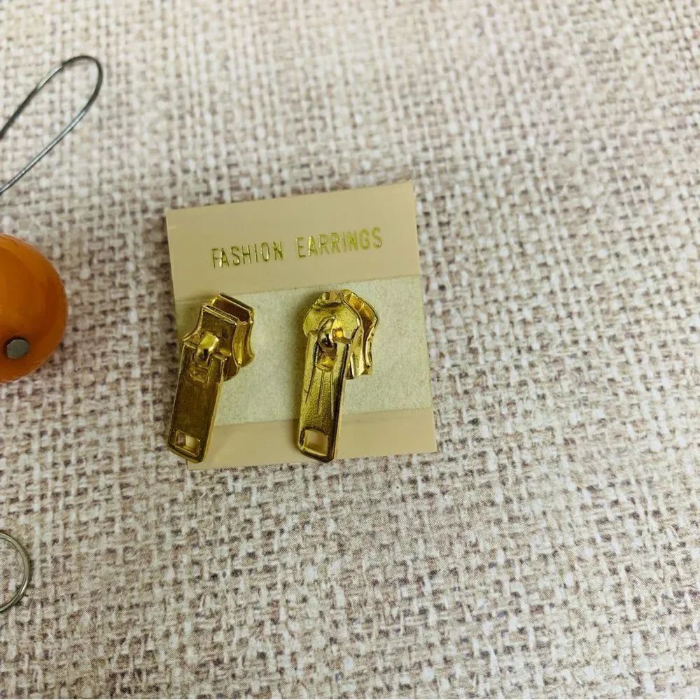 Earring Bundle‎  - Picture 2 of 4